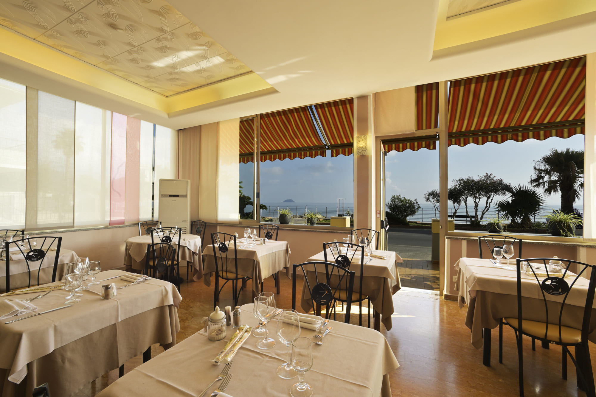 Ristorante laigueglia hotel delfino cucina ligure piatti locali